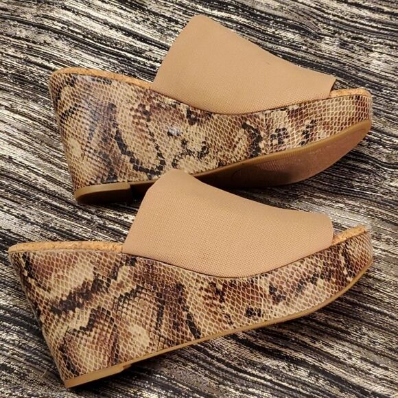 Tan and snakeskin print wedges - Picture 2 of 6